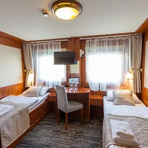 *** Hotel Onriver - Grand Jules Ungarn